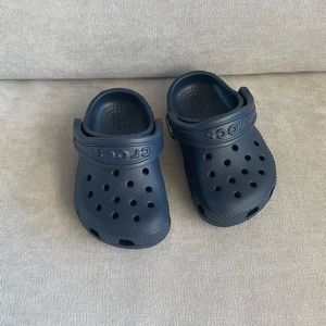 Toddler size 4 dark blue crocs